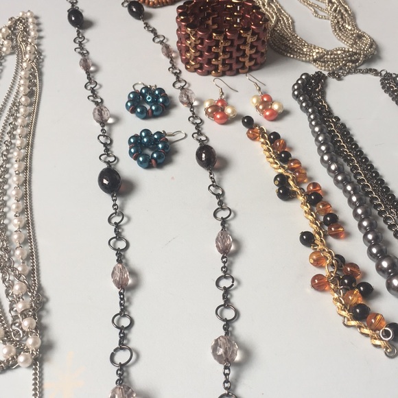 đź’ĄBOGOđź’Ą Lot of Costume Jewelry Preloved - Picture 11 of 13